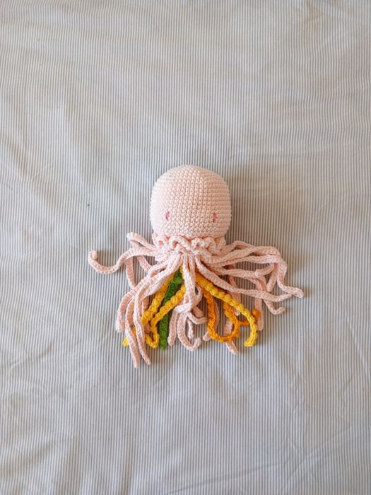 Polvo amigurumi para bebé ou decoração