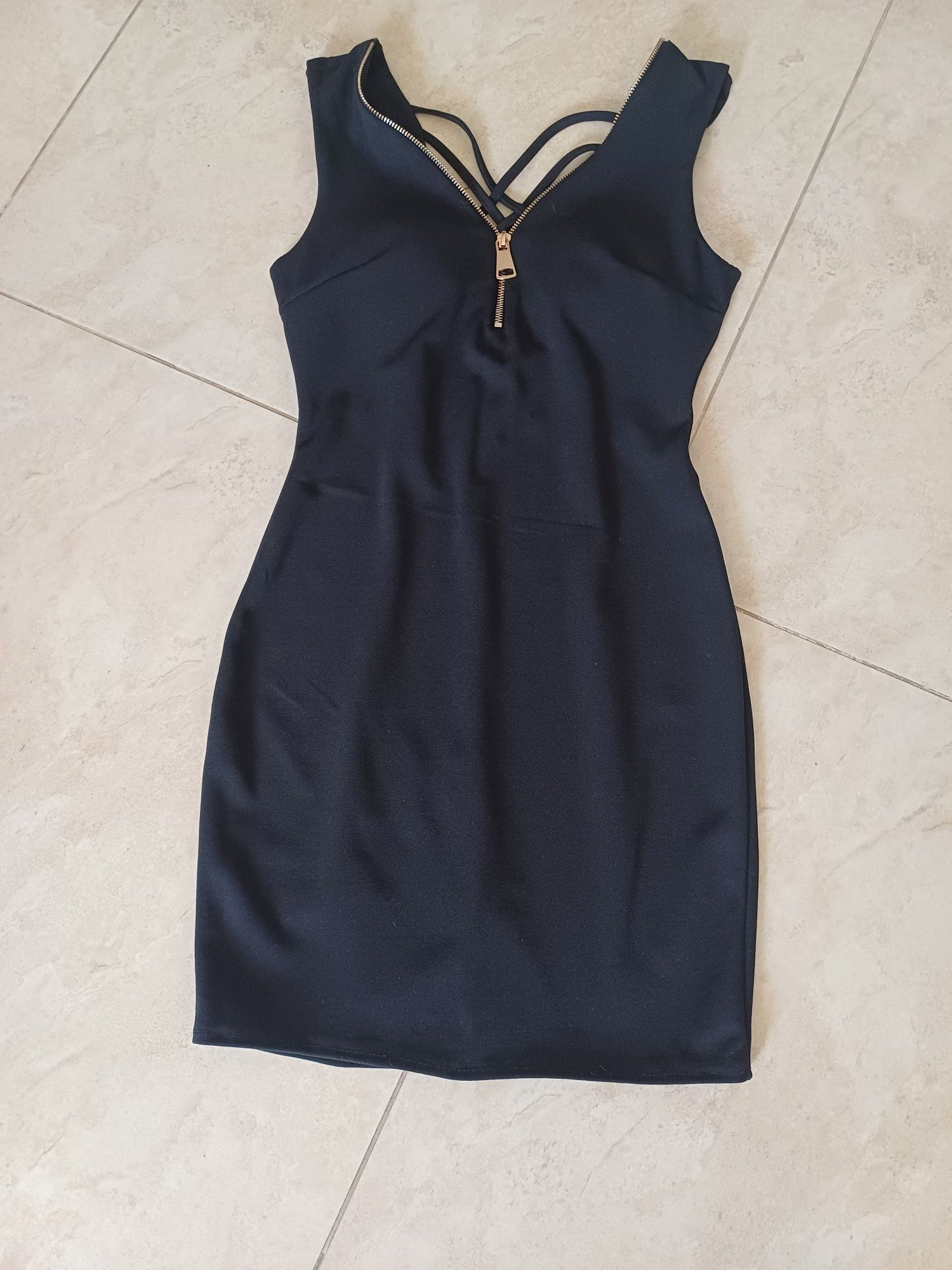 Czarna mini sukienka roz. S