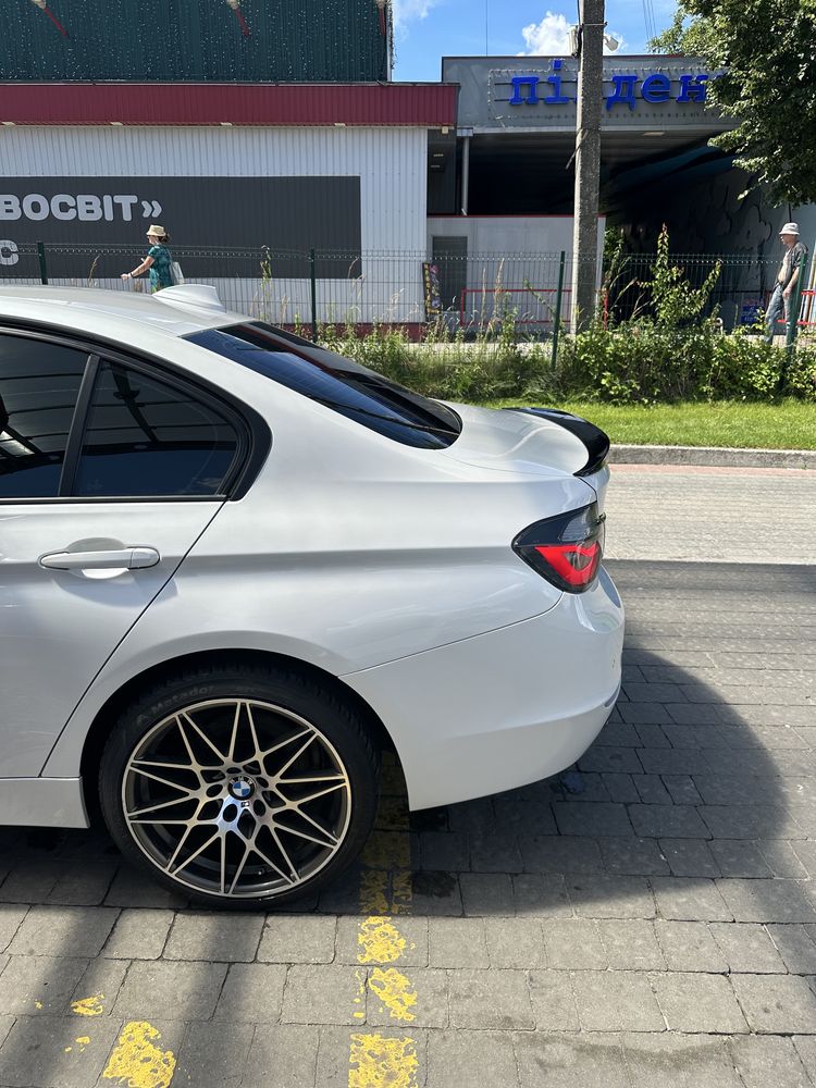 Bmw 328i 2015 замінений цеп і помпа 20к назад повністю обслужений авто
