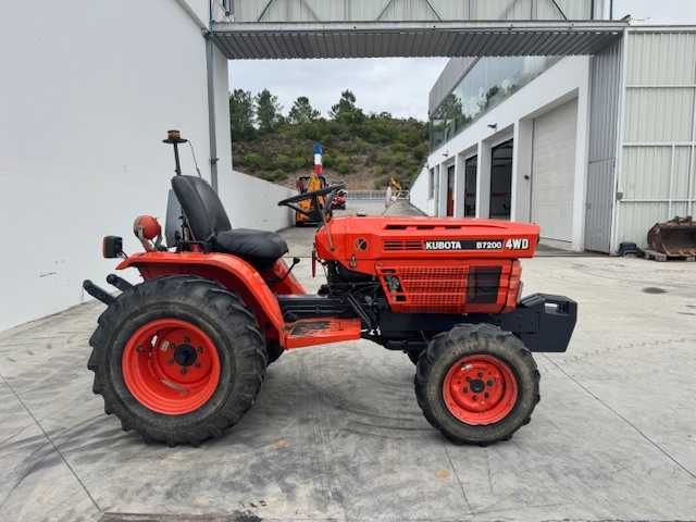 Trator Kubota B7200DT