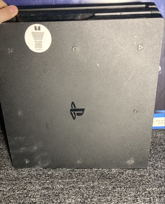Ps 4 pro у гарному стані