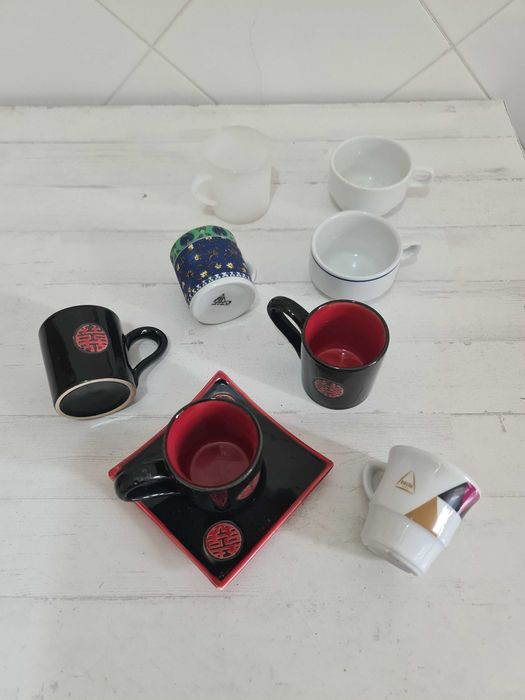 Conjunto Coleção de Chávenas de Café
