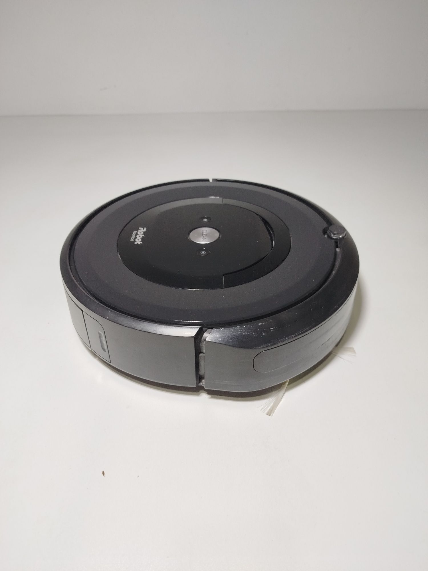 Robot sprzątający iRobot Roomba e6 czarny