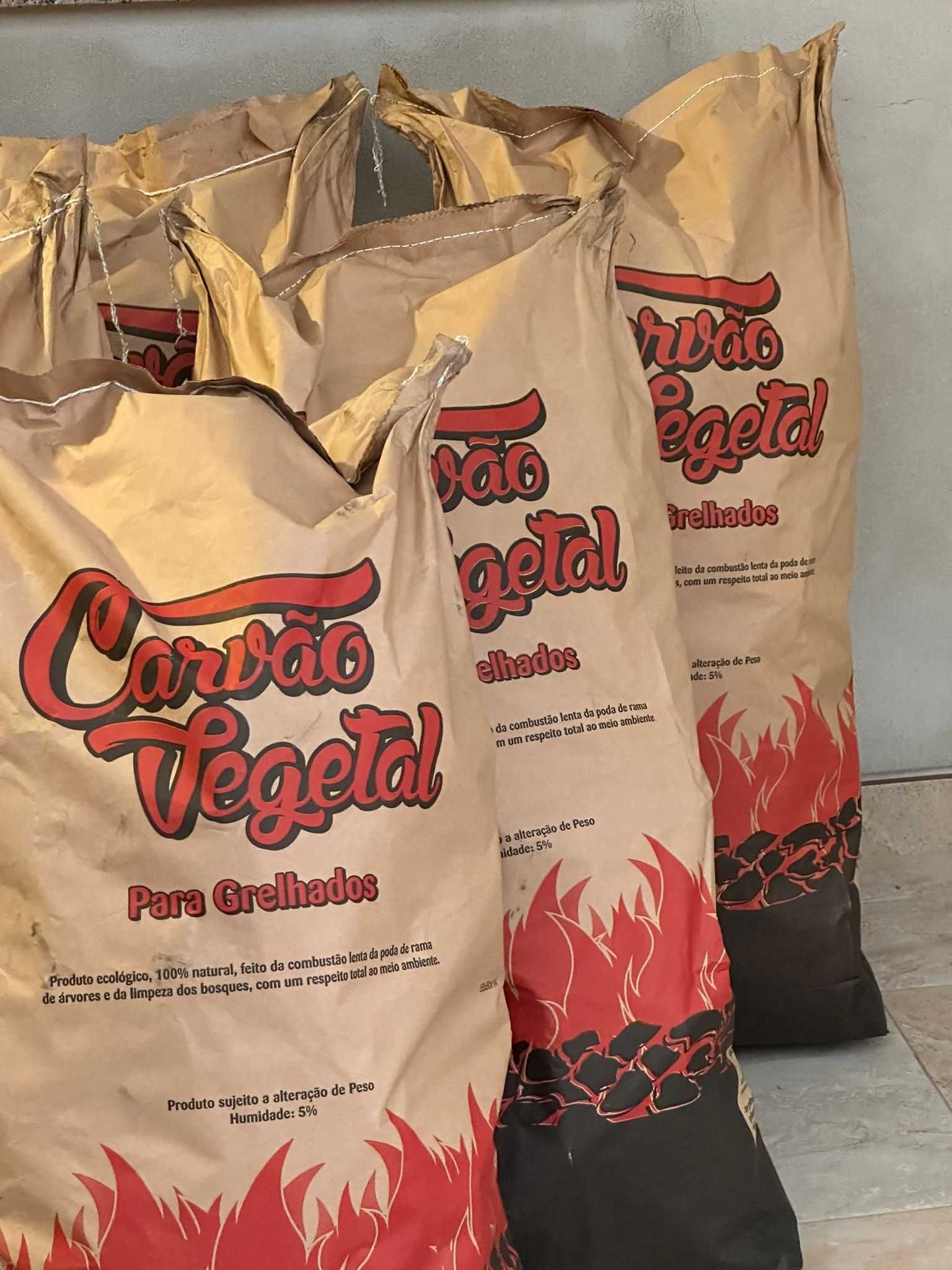 Carvão para Churrasco 100% Azinho 15kg – Entregas Zona de Aveiro