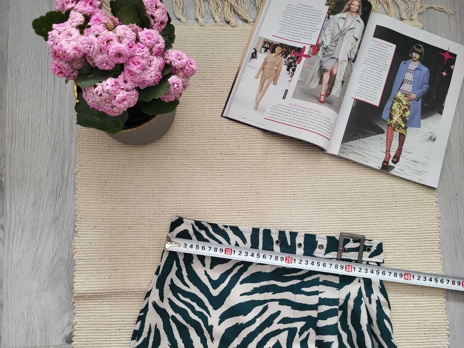 Wiosenna mini spódnica kopertowa trapezowa zebra zielona 38 M