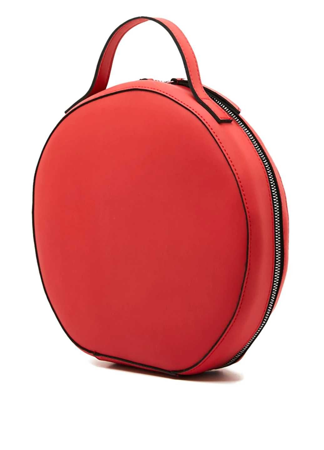 Новая  сумка, красная,  вместительная , застежка молния, диаметр 26 см