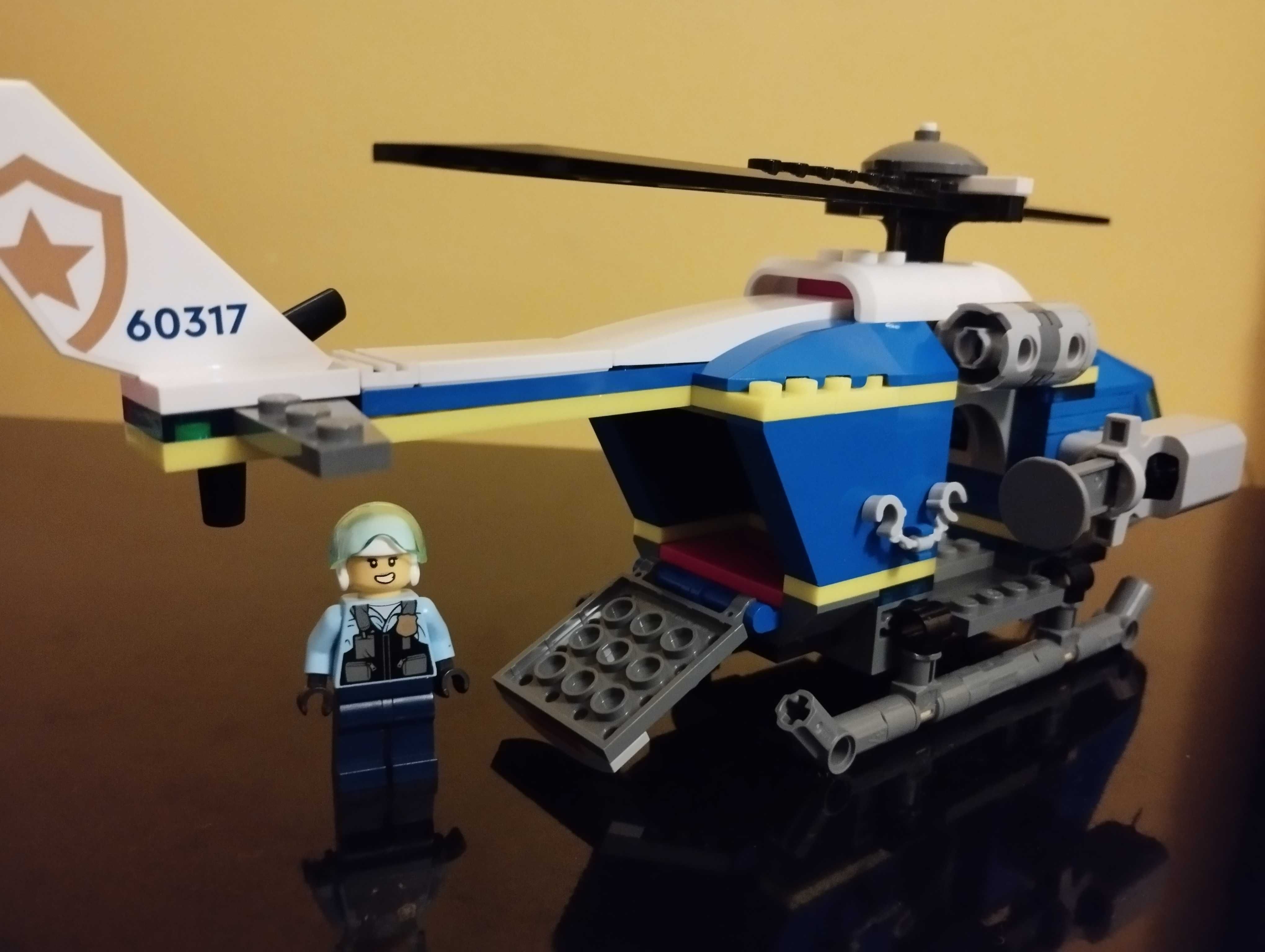 Helicóptero da Polícia Lego com Piloto