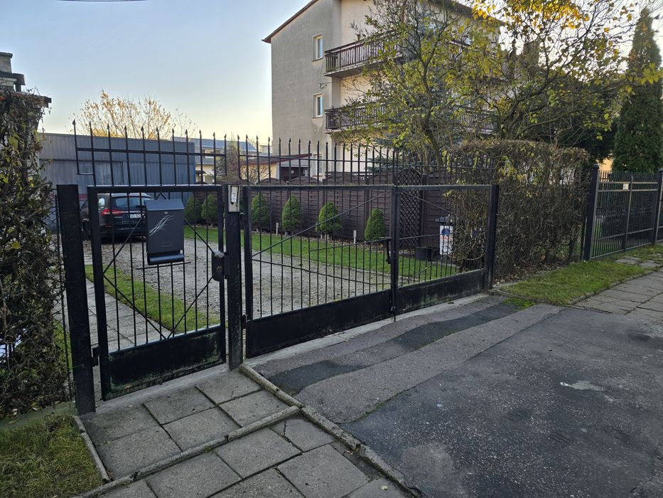 Brama stalowa z furtką 5m szerokości