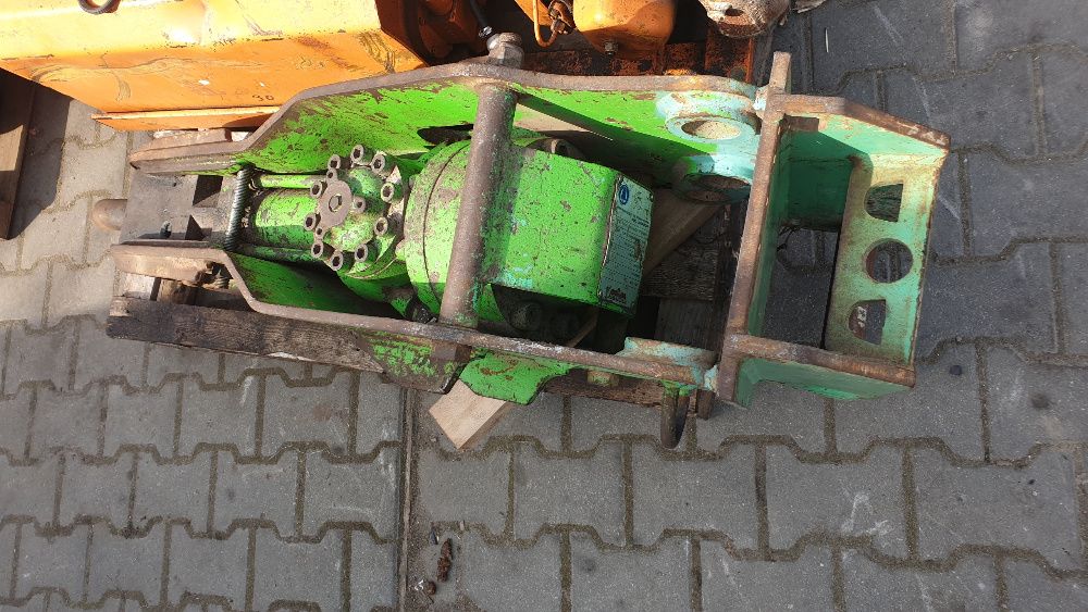 koparka młot wyburzeniowy do kucia MONTABERT BRP 100 waga 265 kg