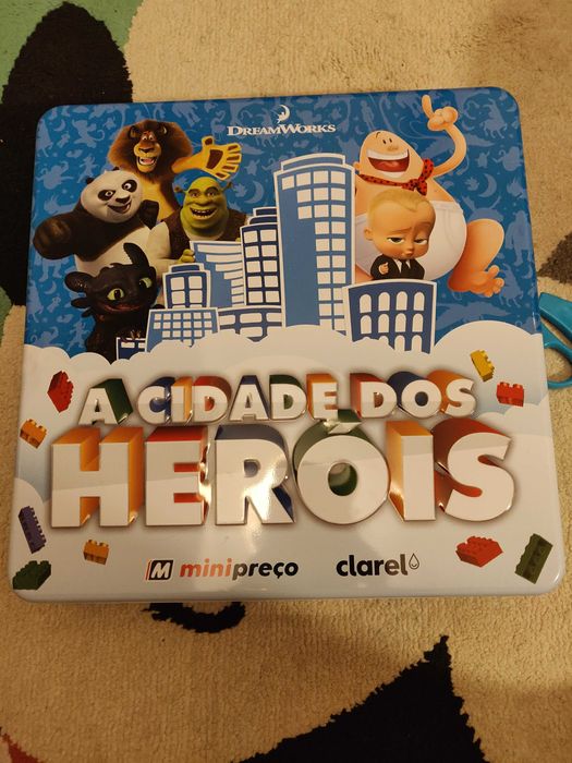 Coleção completa " A Cidade dos Heróis" do Minipreço/Clarel