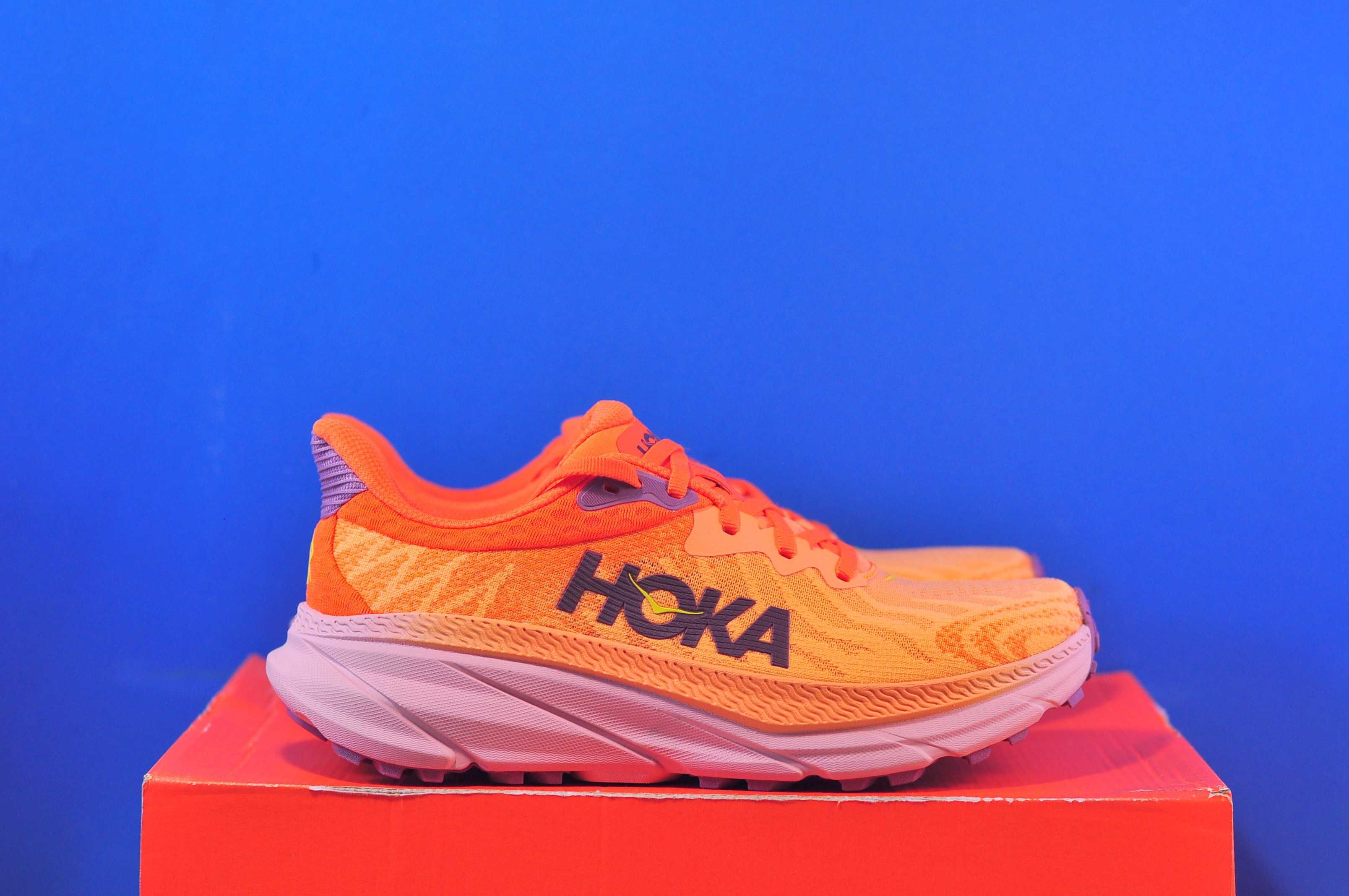 Кросівки Hoka Clifton 9 Wide 'Vanilla Astral', Challenger ATR 7 Mock