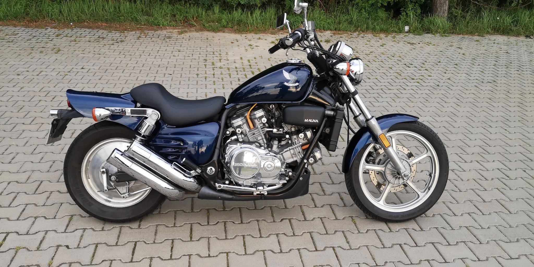 Honda VF 700 Super magna