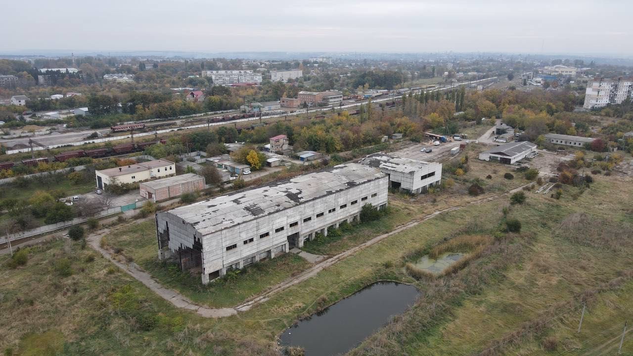 Продається територія із залізничним під'їздом