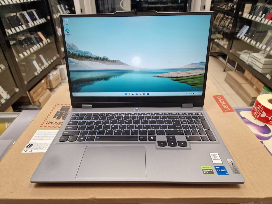 Lenovo LOQ 15IAX9/ i5-12450HX/ 24GB DDR5/ 512GB/ RTX 4050 6GB/ z Media