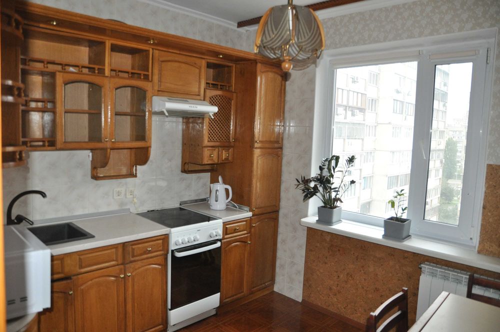 Продаж 2-кімнатної квартири вул. С. Олійника