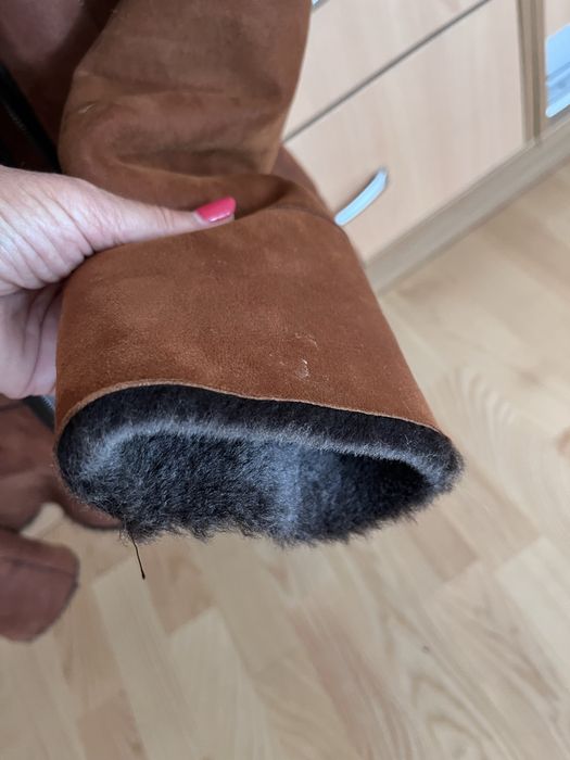 Жіночв натуральна дублянка з каптуром