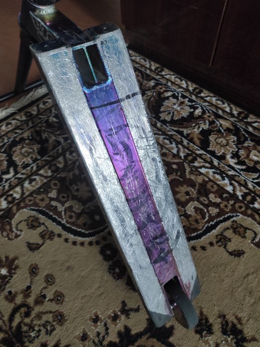 Продам трюковой самокат на деке hipe