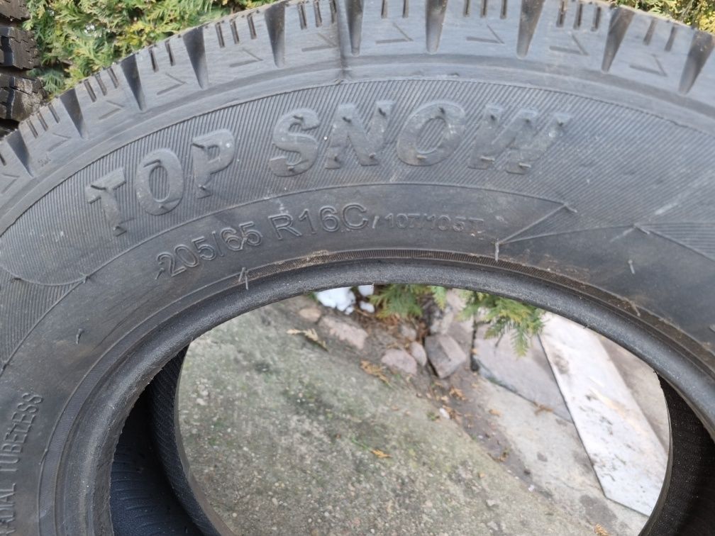 Sprzedam opony zimowe R16c 205/65 wzmocnione do busa