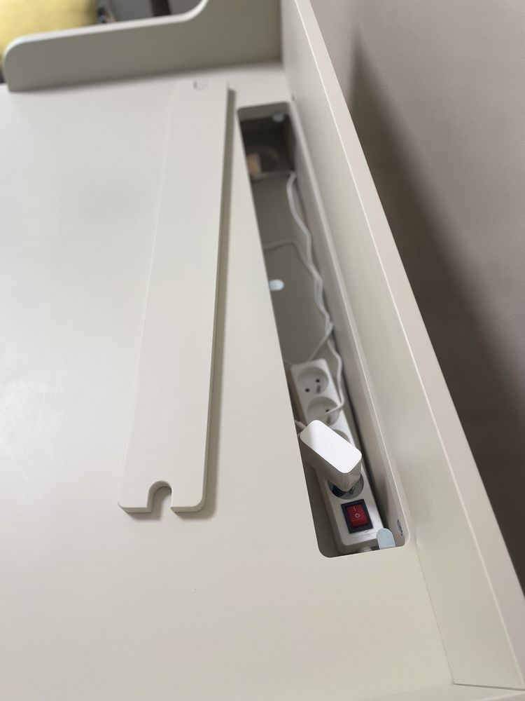 Biurko toaletka Lommarp IKEA