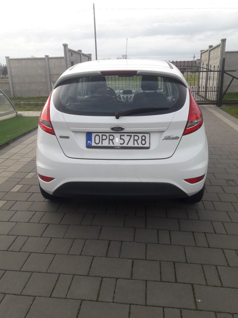 FORD FIESTA 1,2 Benz. - cena 15800