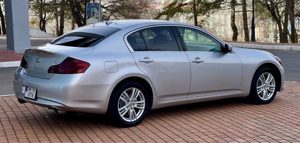 Infinity G25 2011 2.5 Бензин 4WD