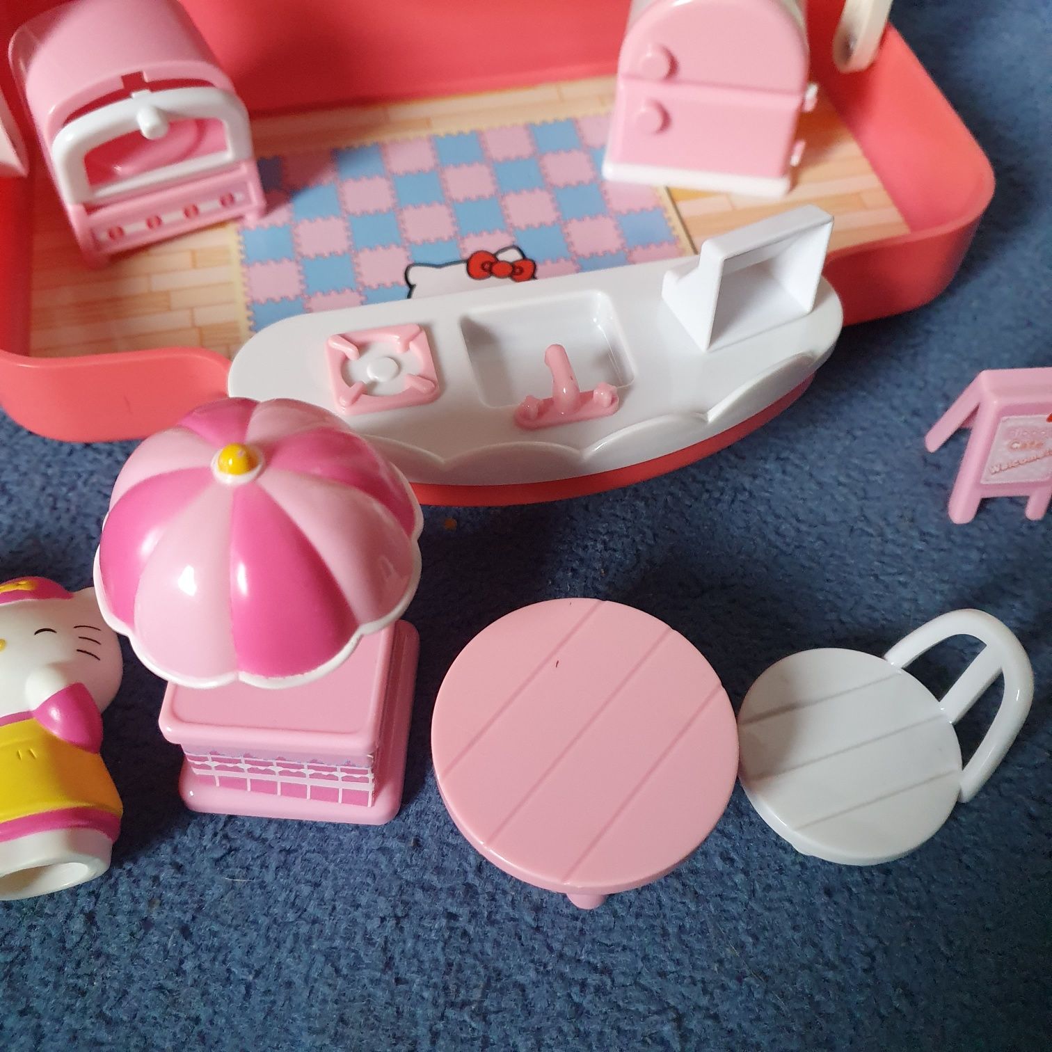 Zestaw hello kitty walizka domek kawiarnia mamy