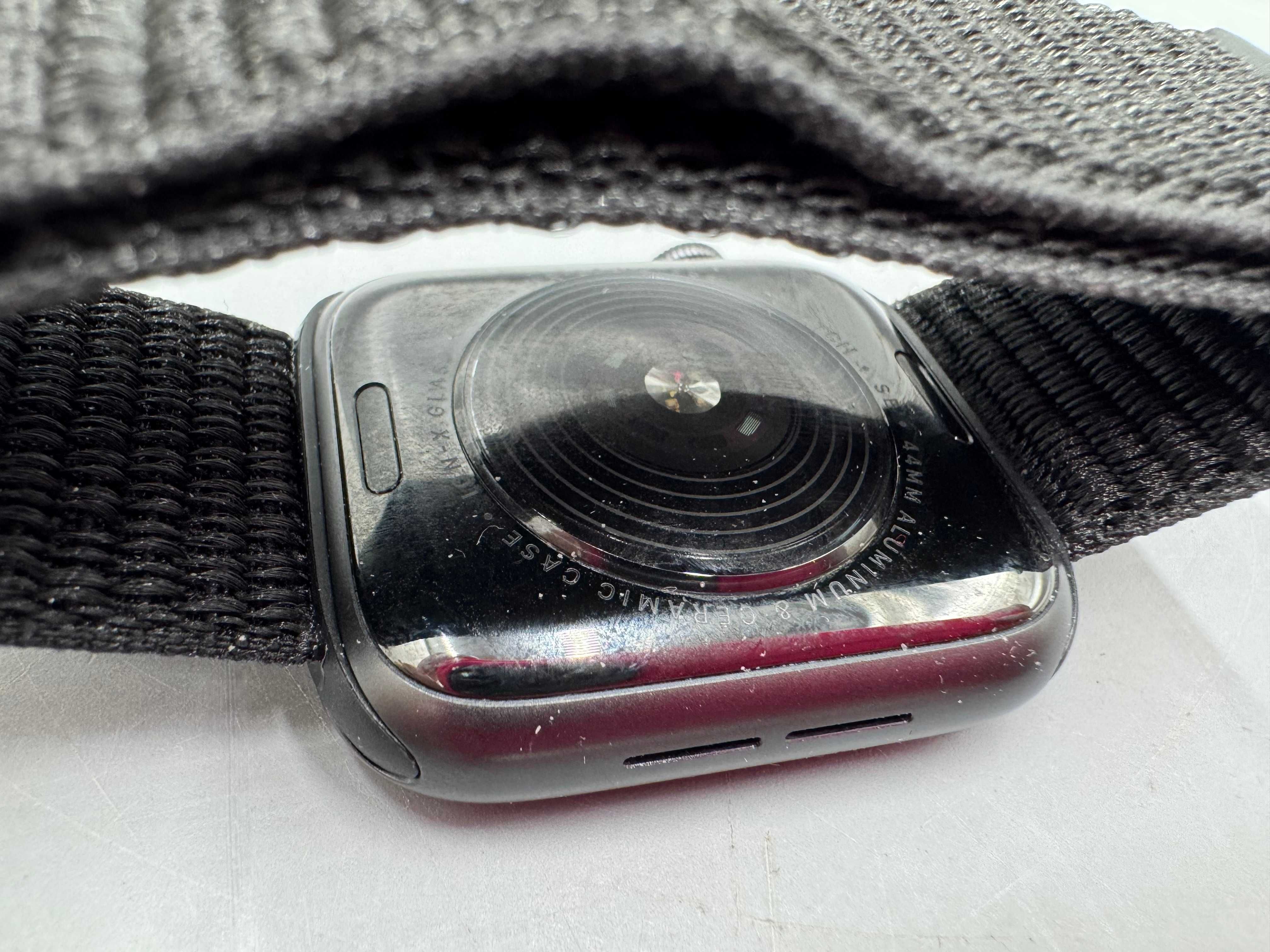 Apple Watch Se 44mm + Ładowarka + Paski