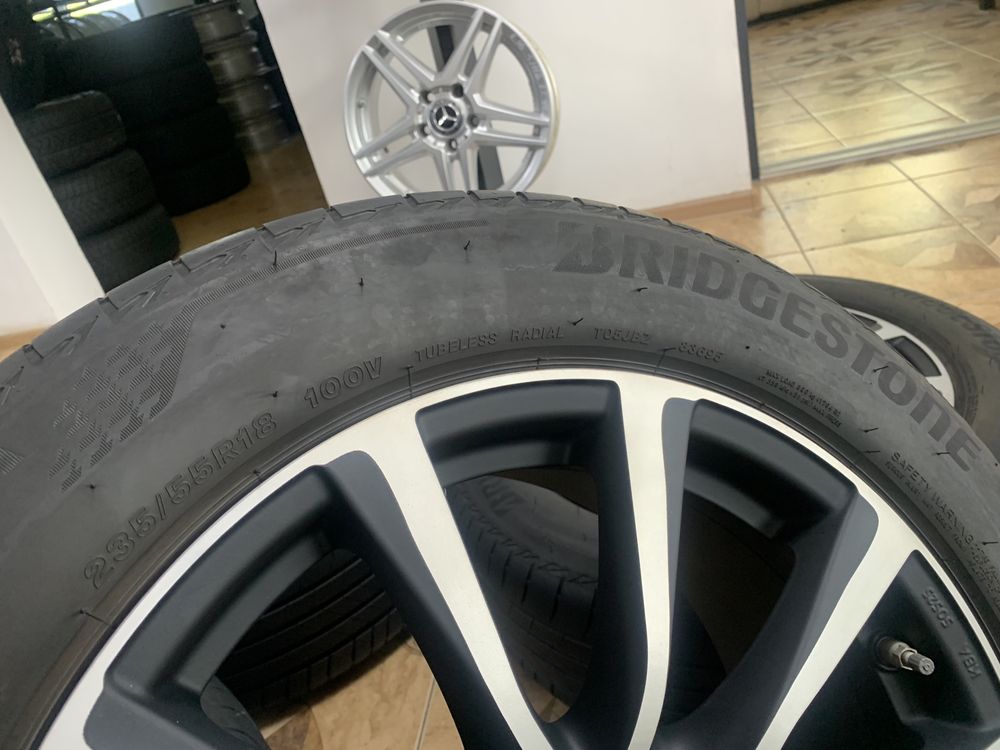 Комплект литих дисків R18 5/114.3 ET45 з шинами 235/55/18 Bridgestone