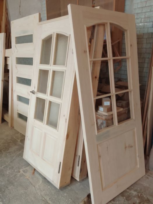 Встановлення дверей .