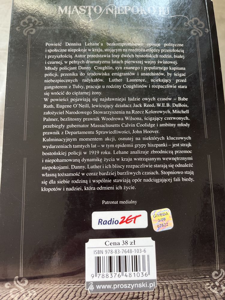 Pięć książek z historią w tle