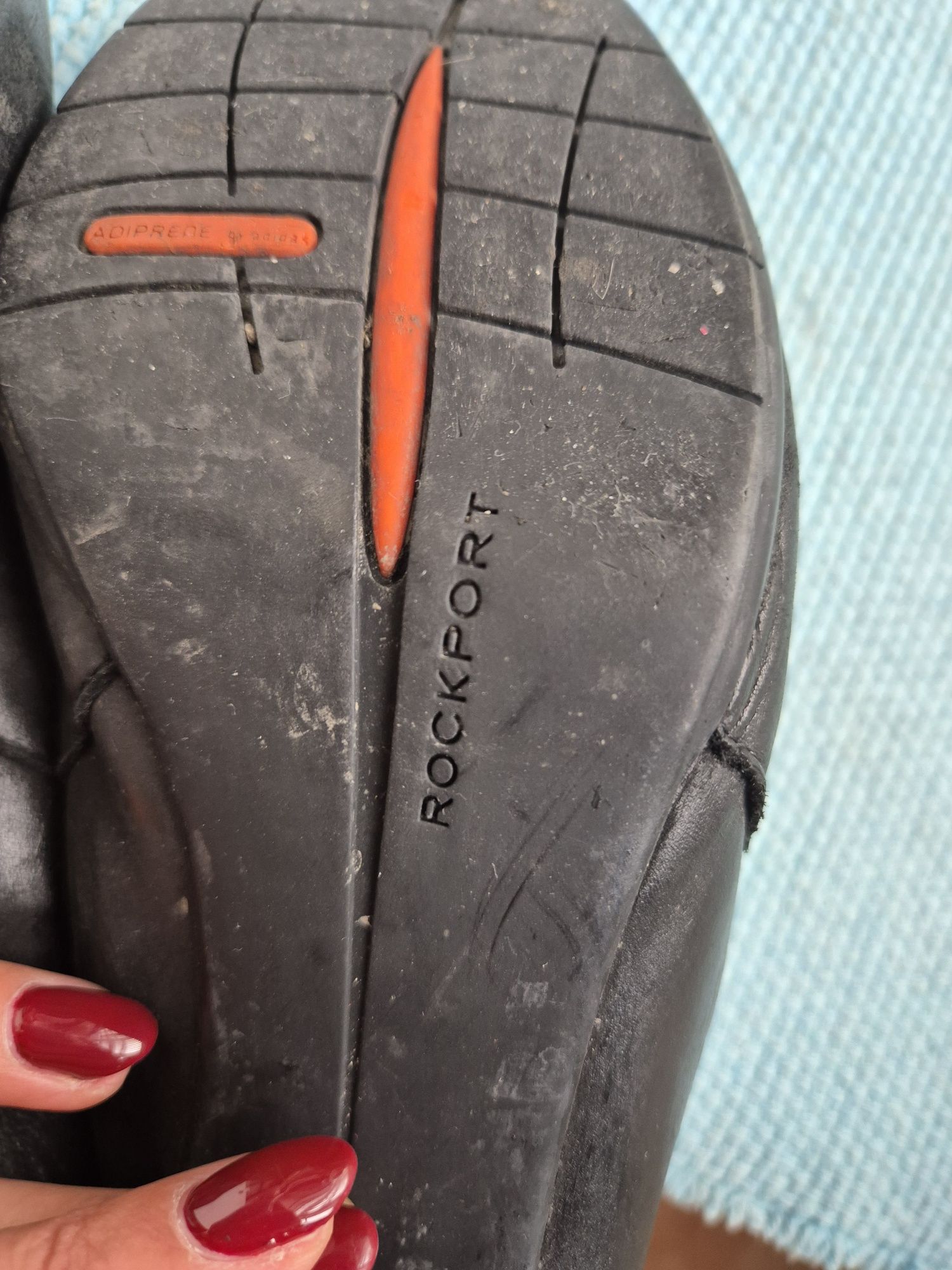 Botas em pele confortáveis.