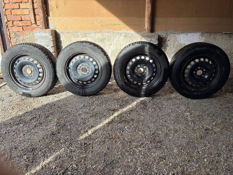 Opony zimowe 195/65 R15 na felgach stalowych 5x112 / 57.1 mm
