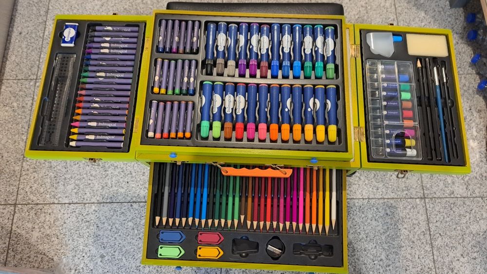 Mala Kit Gigante de Colorir e Pintar Criança Imaginarium (Como nova)