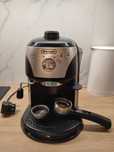 Ekspres kolbowy do kawy DeLonghi EC 221.B