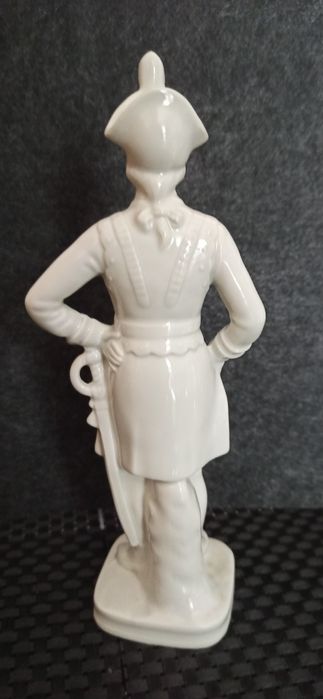 Porcelana TURYNGIA, Figurka Żołnierz w mundurze XVIII - XIX w