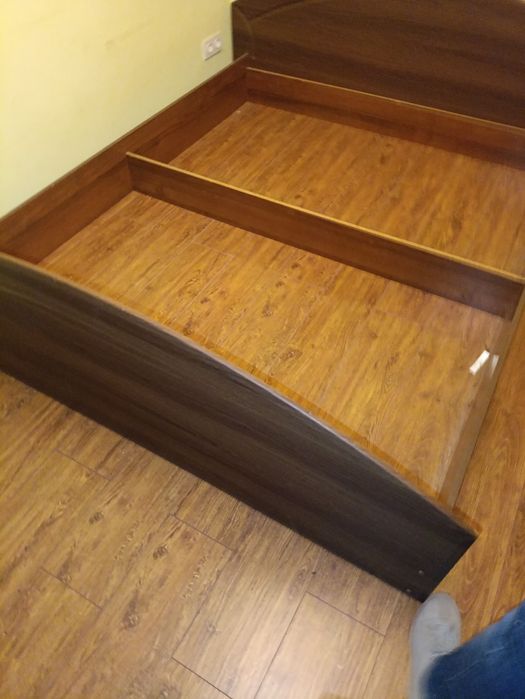 Кровать двуспальная