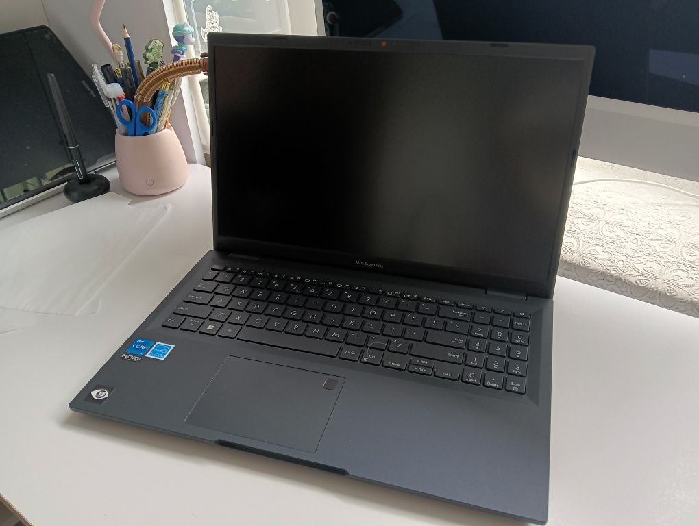 Laptop Asus Expertbook B1502 8/512