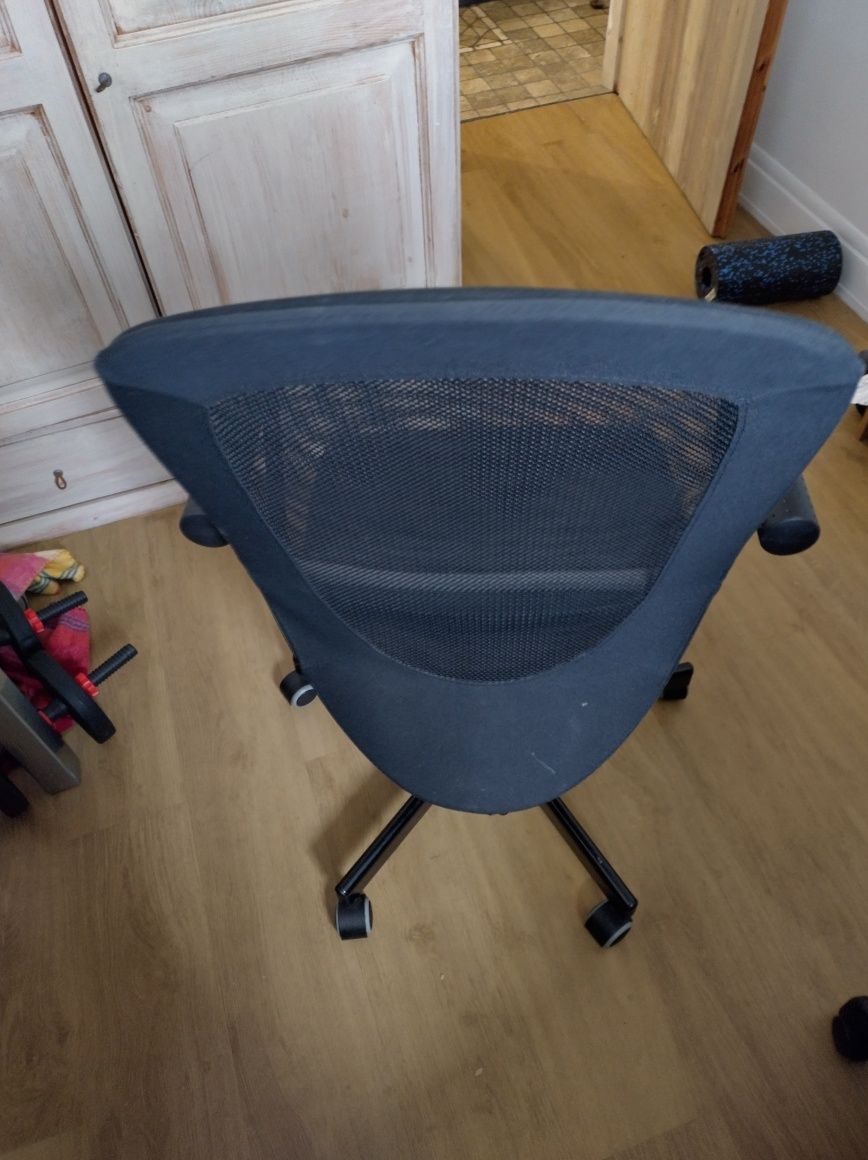 Krzesło biurowe Flintan z podłokietnikami