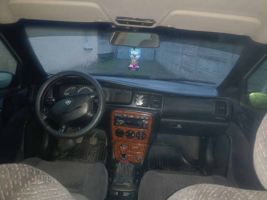 Опель Вектра б продам