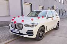 BMW X5. 4X4. Nowe Auto do Ślubu Samochód na Wesele Biały Suv