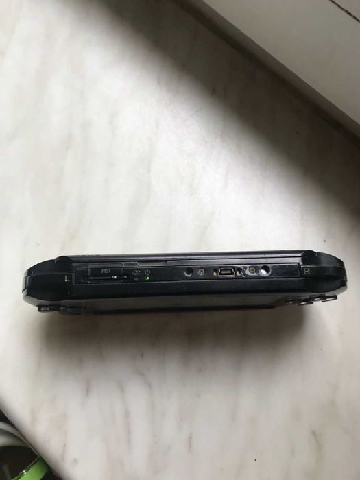 PSP 1004+12 gier na carcie pameci!