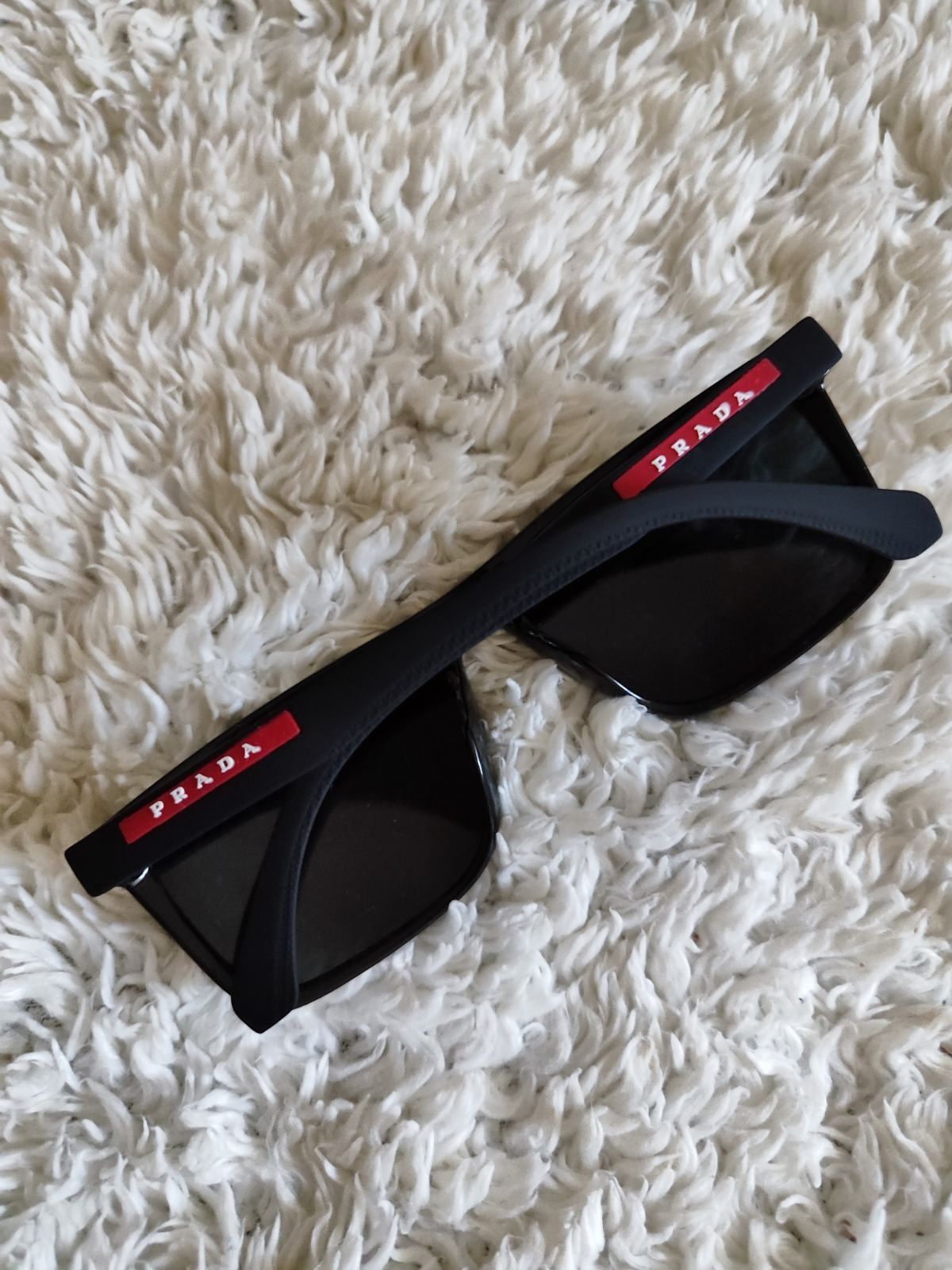 Prada окуляри Італія
