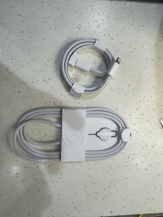 Оригінальний кабель з комплекту iPhone