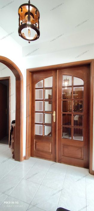 Arrenda-se T2 com sala