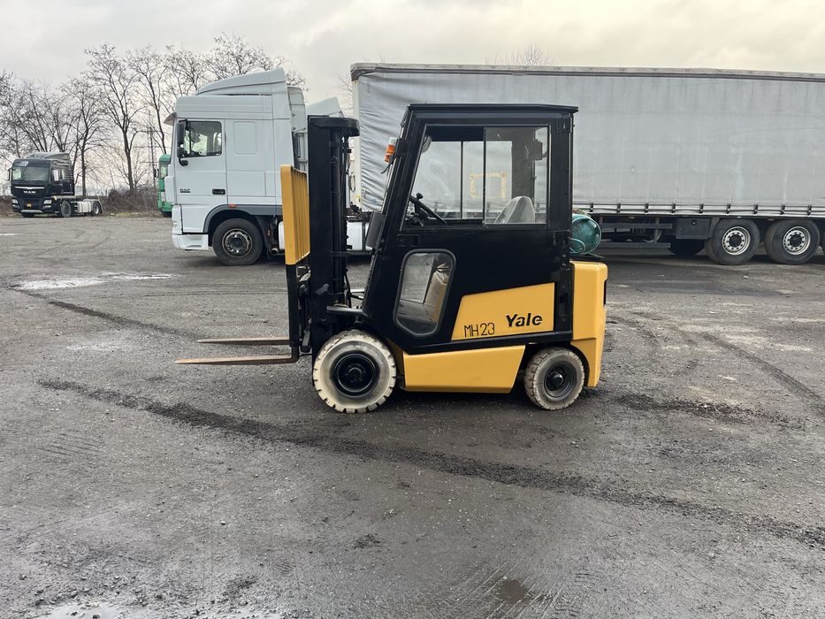 Вилочний навантажувач Yale 1.6t.