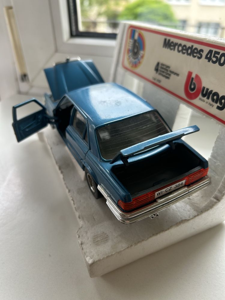 Stary samochód Mercedes 450 SEL burrago PRL