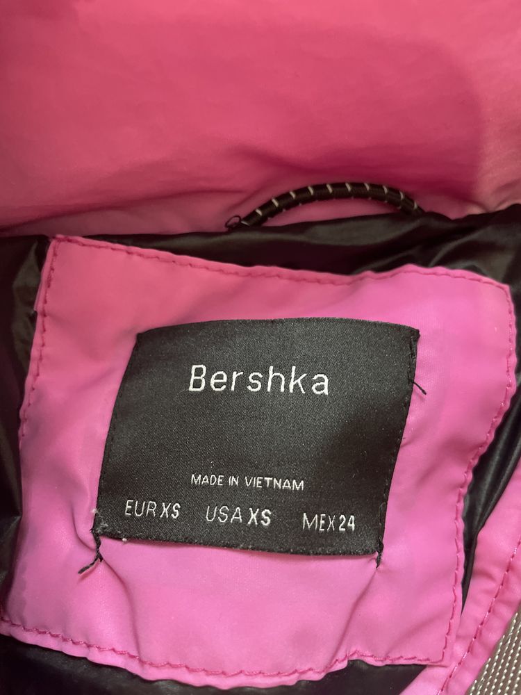 Куртка жіноча Bershka xs