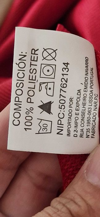 2 Cortinados vermelhos