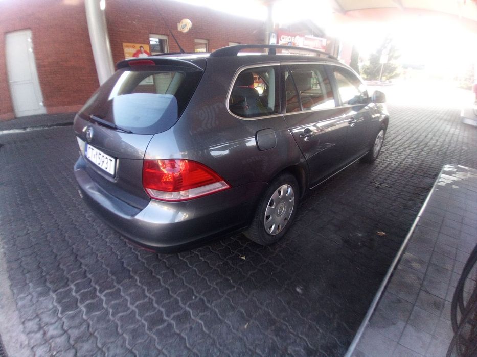 Автомобіль Фольцваген Гольф 5