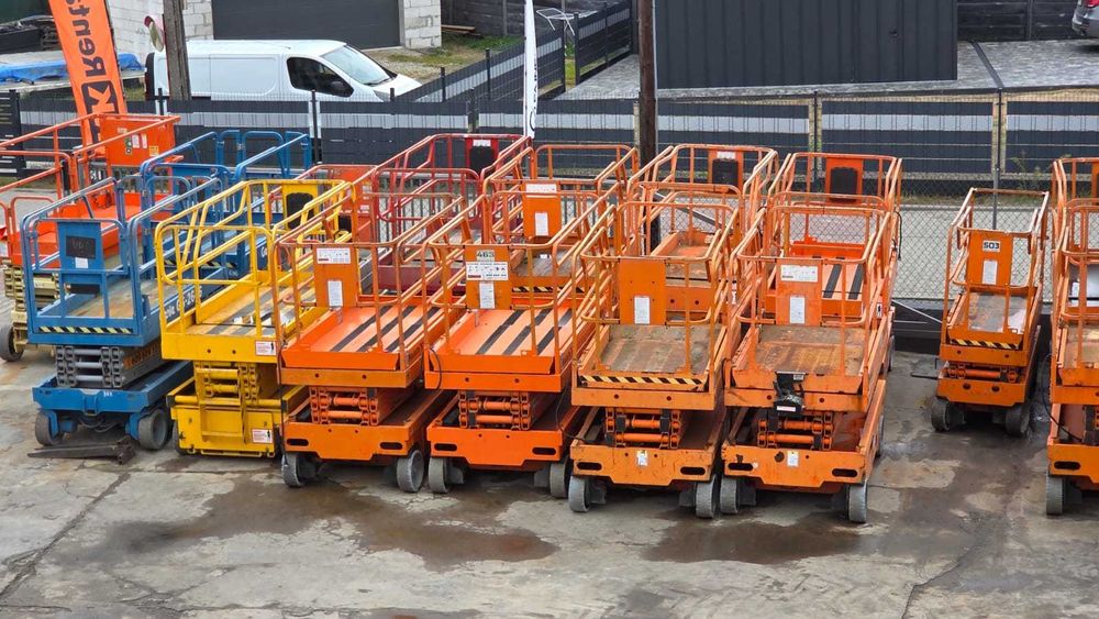 Podnośnik nożycowy Haulotte Compact10 elektryczny 10m JLG Genie 2646